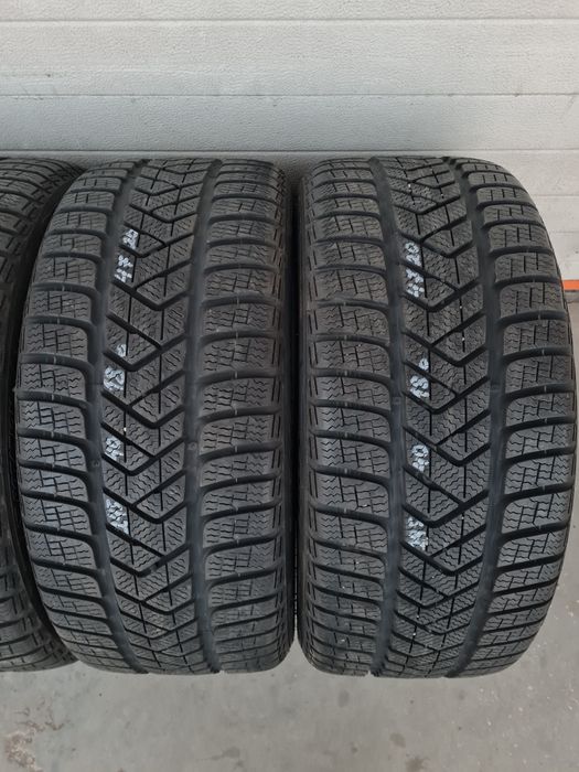 Зимни гуми 4 PIRELLI StottoZero3 245 40 R18 дот 4720