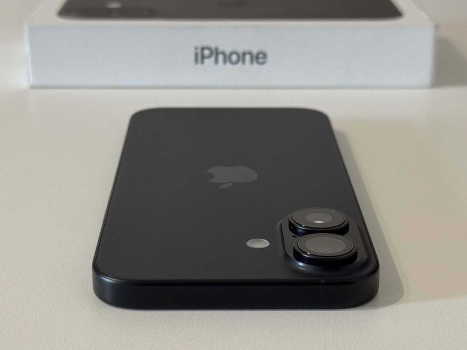 Бартер! Като НОВ! iPhone 16 Black (Черен) 95% Батерия.