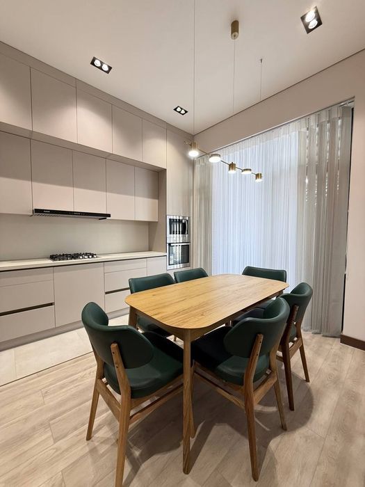 Срочно продается ЕвроКоттедж,  ор-р: Alfraganus, 2 сотки 165м²