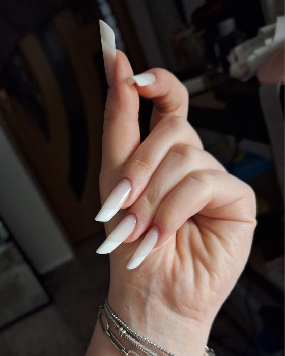 Manichiura iasi-unghii cu gel sau semi