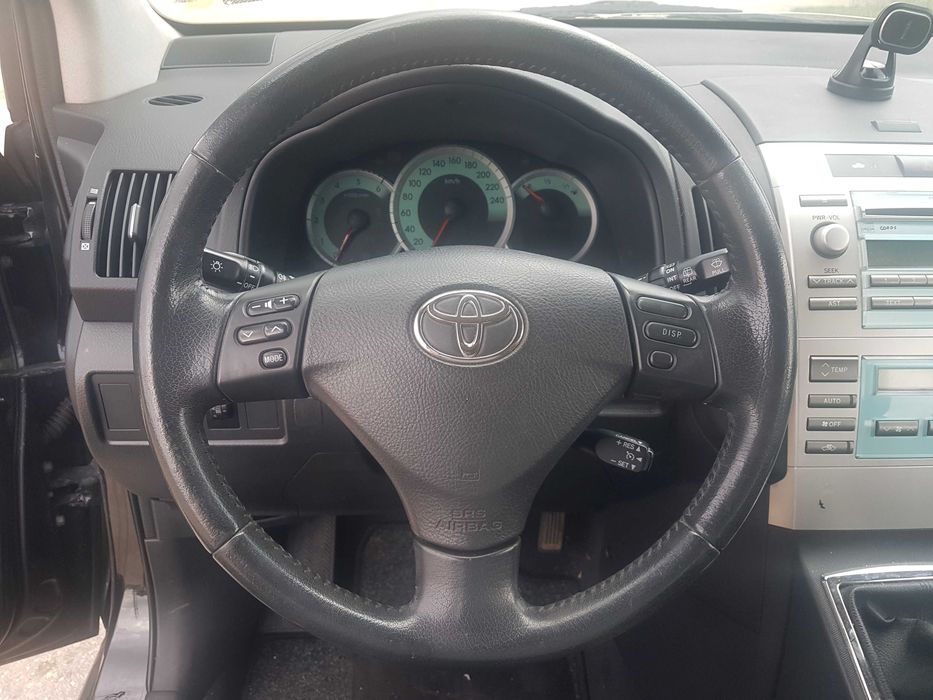 Toyota Corolla Verso 2.2 D4D на части Тойота Корола Версо на части