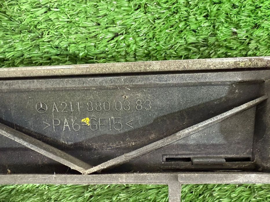 GRILA RADIATOR MERCEDES BENZ W211 E280 CDI 2006 COD OEM A2118800383 2002-2009