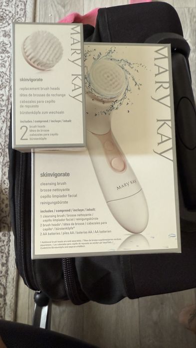 Продам оригинальную щетку для лица Mary Kay Skinvigorate
