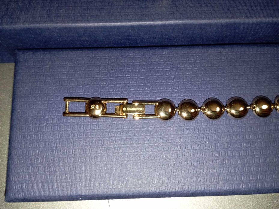 Комплект Swarovski обеци и гривна