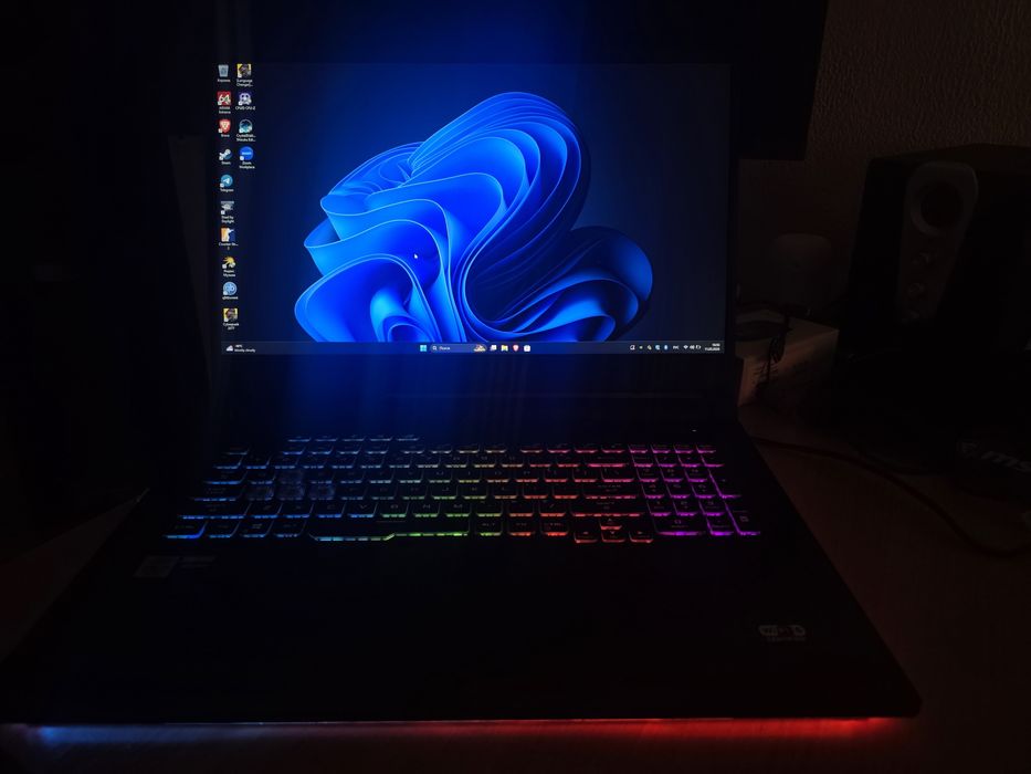 Продам Asus Rog Strix G712LV/G17