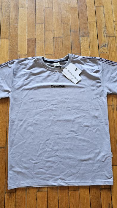 Чисто нова тениска Calvin Klein M size