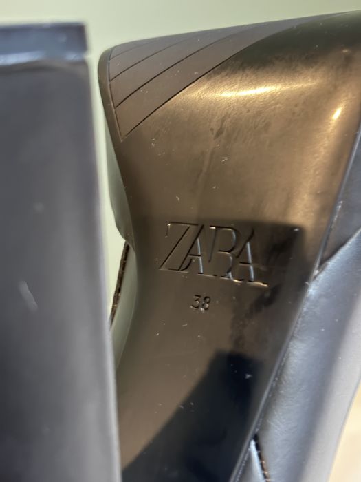 Нови боти с платформа и ток ZARA