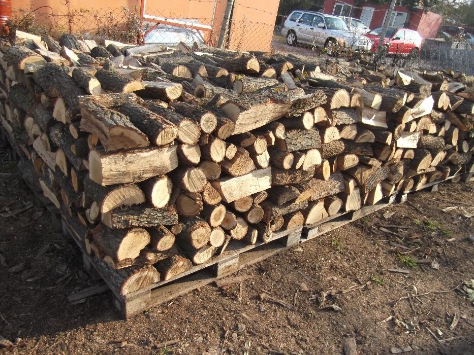 Дърва за огрев и разпалки