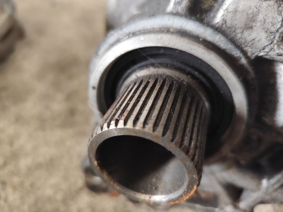 Преден диференциал Mitsubishi Outlander 2-140кс. 2008г