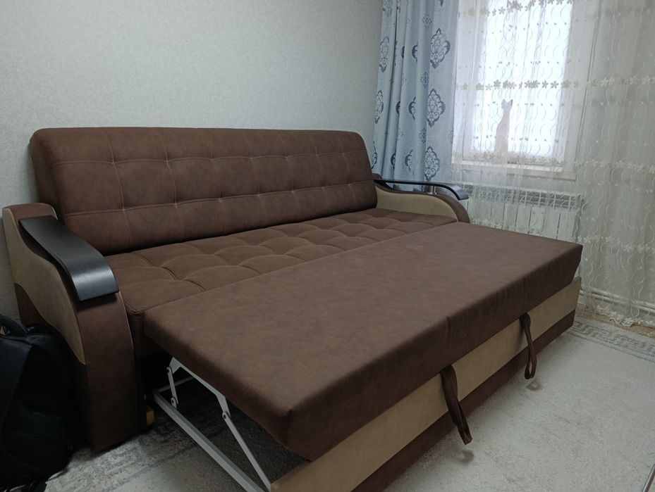 Диван двуспальный