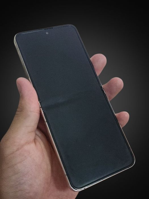 Samsung Z flip5 256gb