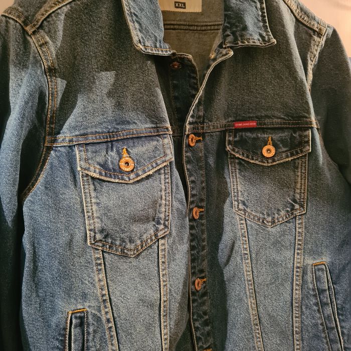 Продам джинсовую куртку