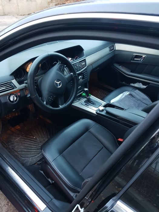 Продавам Мерцедес W212 2012год.Е250 204 к.с.