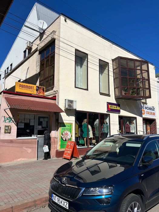 Spațiu comercial