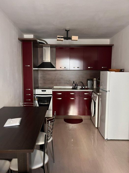 Дава се под наем Двустаен апартамент в Бургас, Изгрев - 53 кв.м за 357 € - Снимка #1