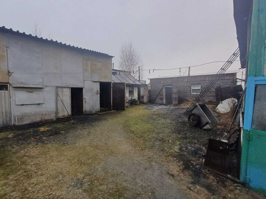 Большой Высокий дом в рабочем поселке