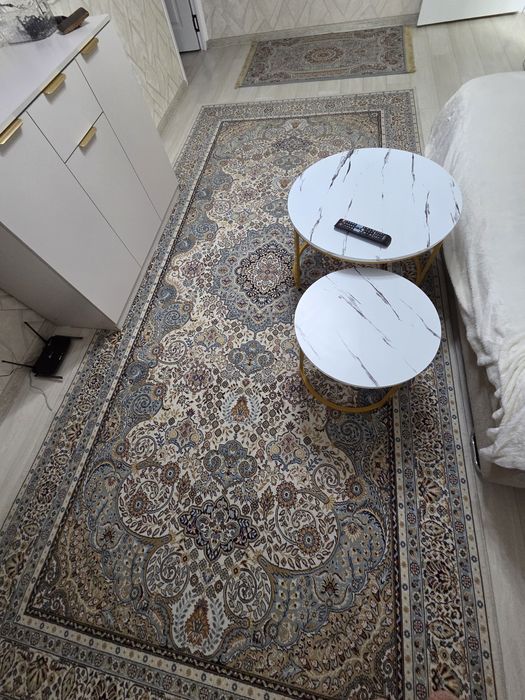 Ковёр с ковриком чистый