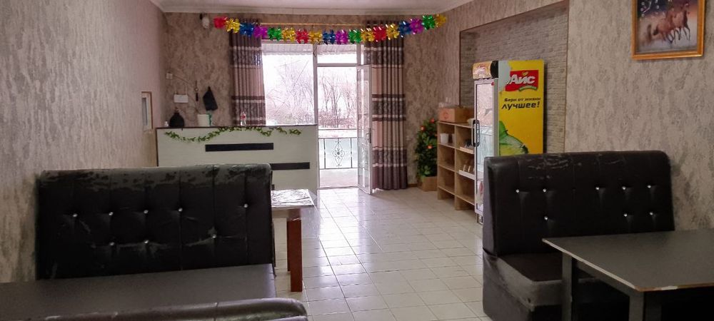 Зарафшонда 12 45 олдидаги Журабобо  кафеси сотилади ёки арендага берил