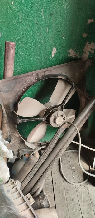 Продам запчасти на мазду