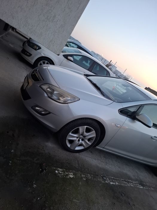 Vând opel astra j 2.0 cdti