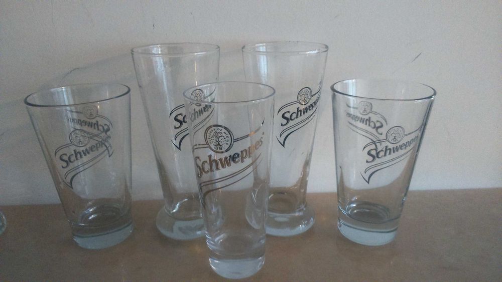 Продавам 4 броя чаши Швепс на Компанията Кока-Кола