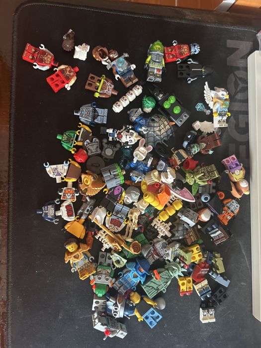 Lego parti de minifigurine si minifigurine