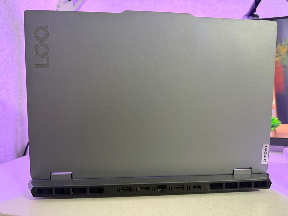 ноутбук Lenovo Loq