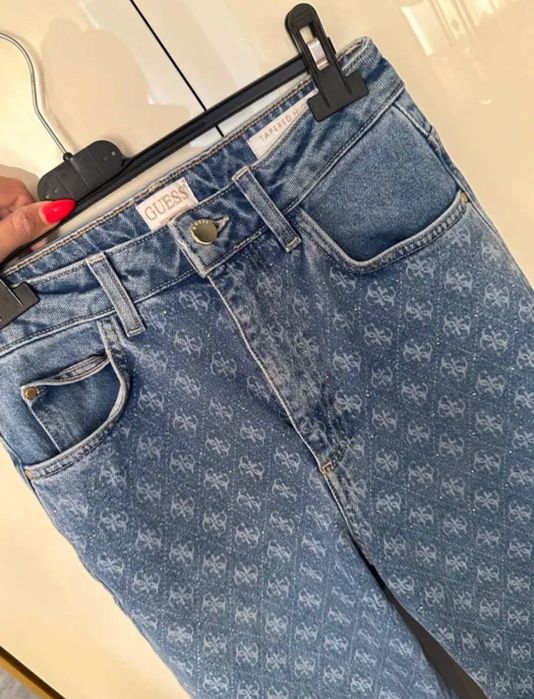 Дамски дънки лого гес