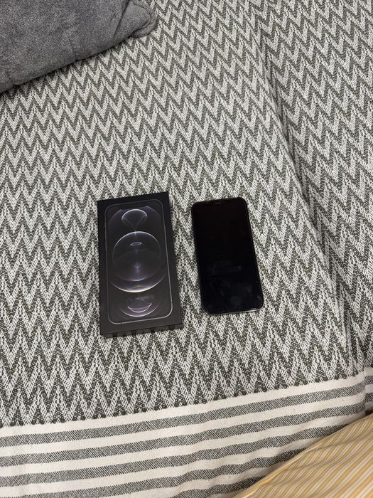 Продам Iphone 12 pro