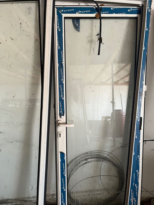 Алуминиева врата-стъклопакет 200x154