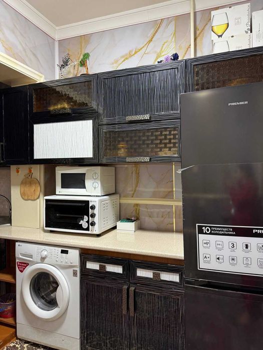 Медгарадок Шифокорлар массив 3 хона Евро ремонт