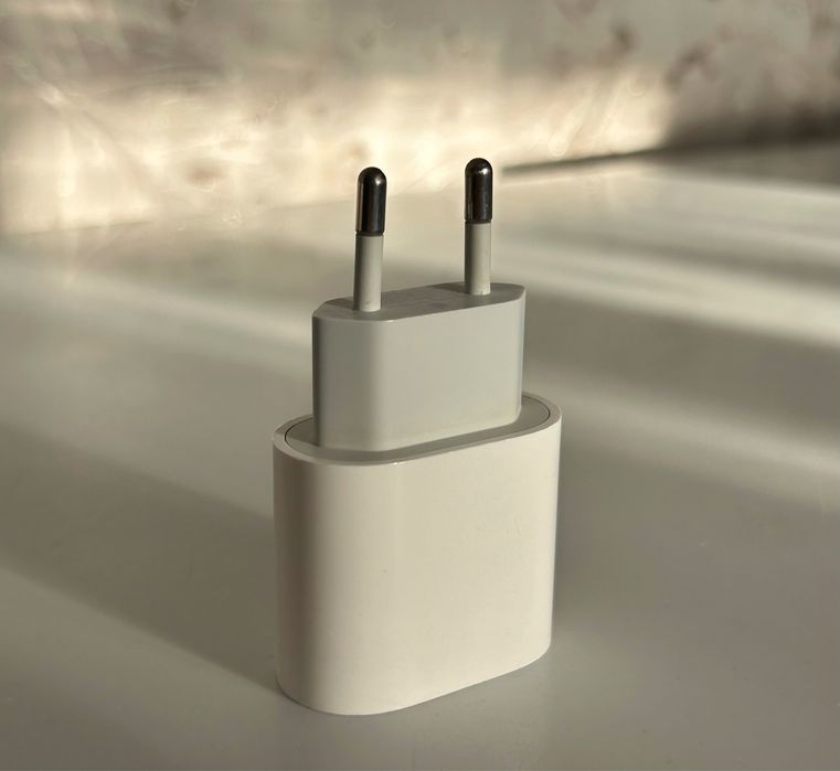 Оригинал Apple 20W USB-C.