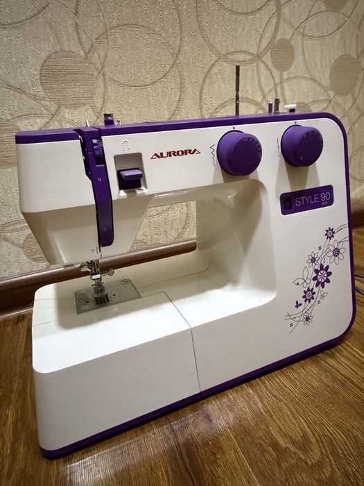 Продам Швейную машинку AURORA