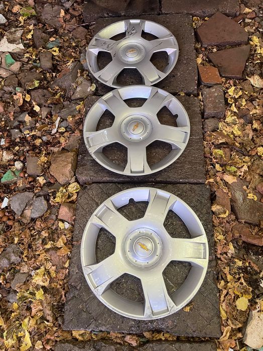 Продам колпаки 3 шт р15