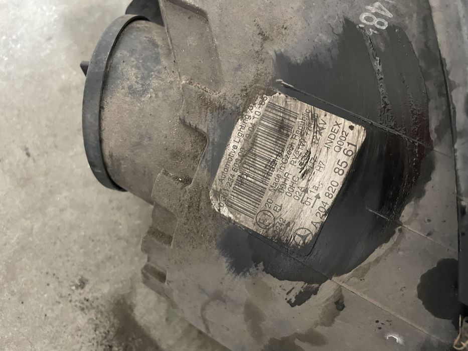 Far stanga / dreapta Mercedes w204 c class