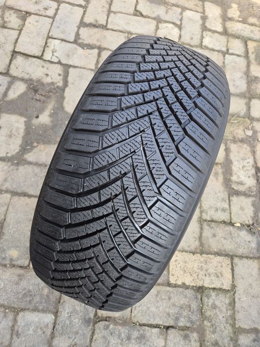 O bucată 225/50 R17 M+S iarnă - una Michelin Firestone Hankook Yokoham