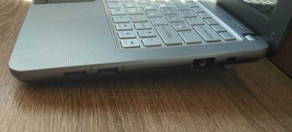 нетбук Sony с новой мышкой