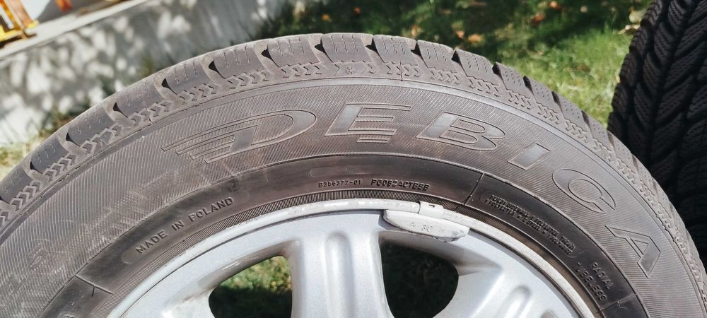 Продавам алуминиеви джанти 5Х100. 15цола с гуми Дебика,зимни