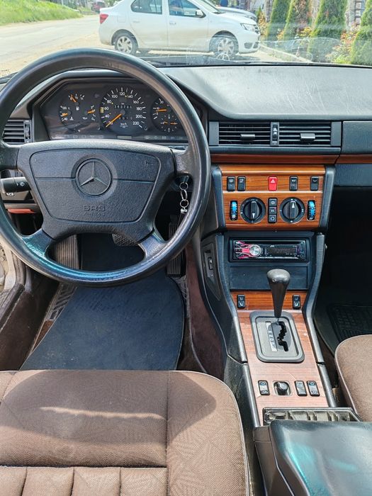 MERCEDES-BENZ E-Class 1994 — imagine 5