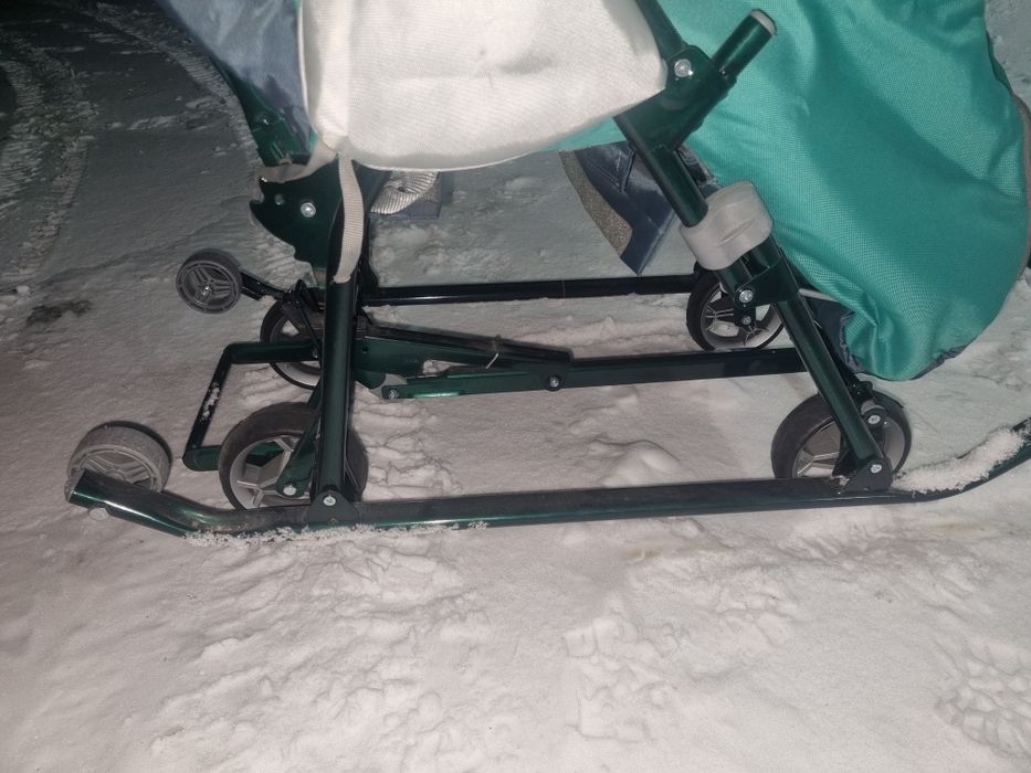 Продам санки утепленные.