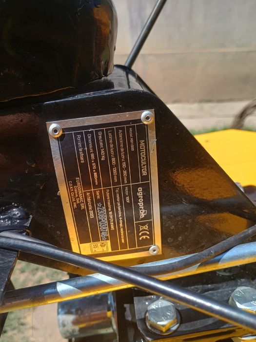 Motocultor 16 CP cu remorcă