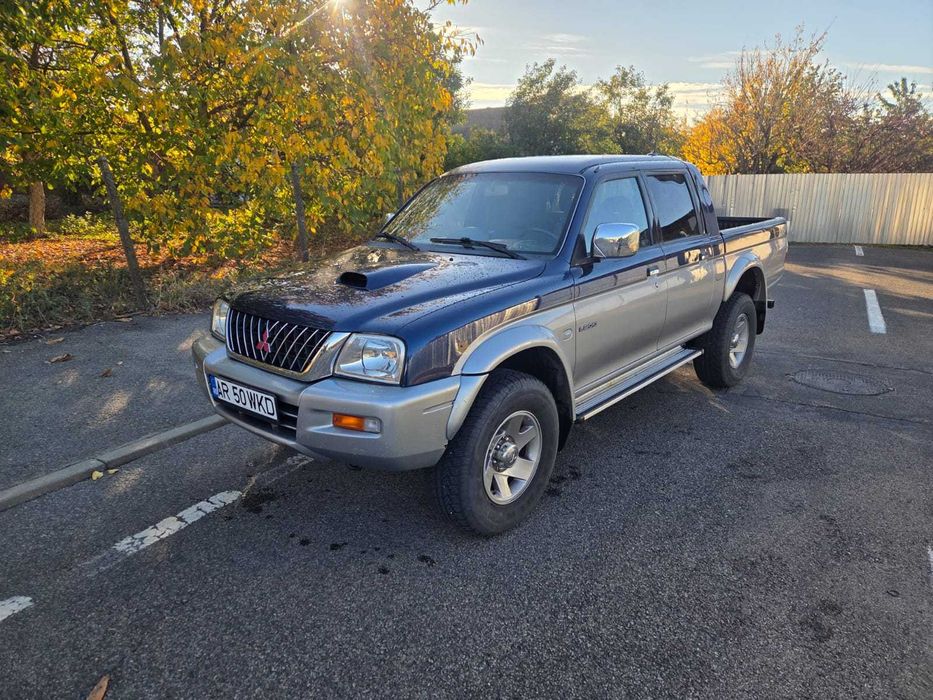 MITSUBISHI L200