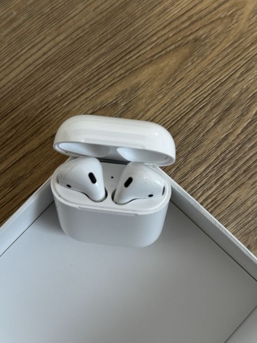 Apple AirPods 2 / carcasă de încărcare Lightning