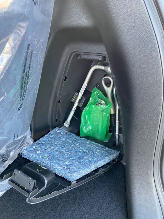 Продается семейный автомобиль