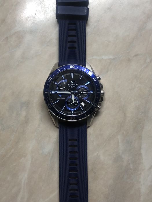 Мъжки работещ часовник