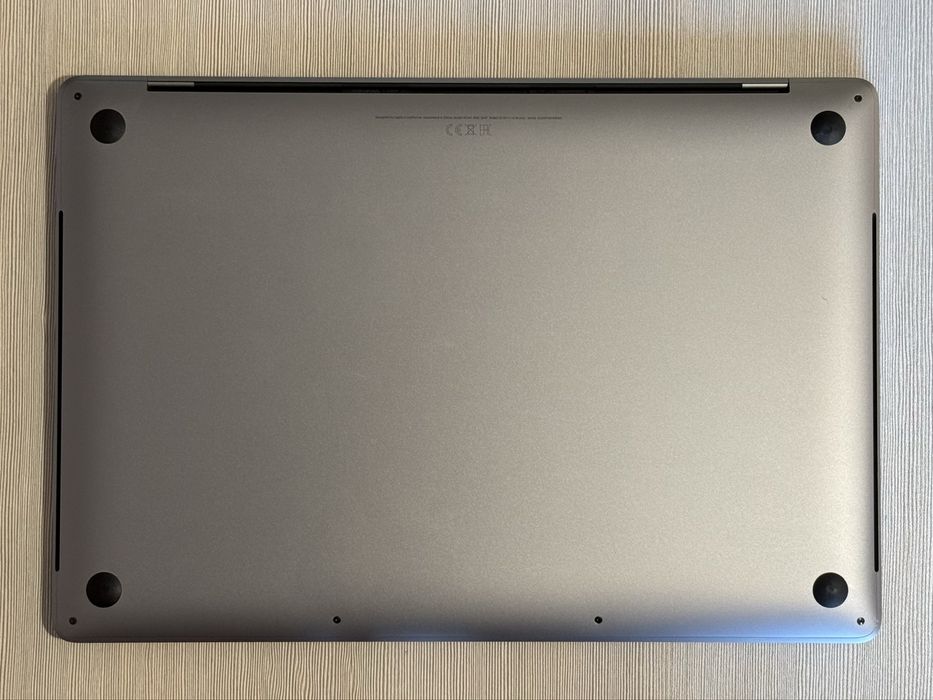 MacBook Pro 16 inch A2141 i9/32GB RAM/1TB SSD