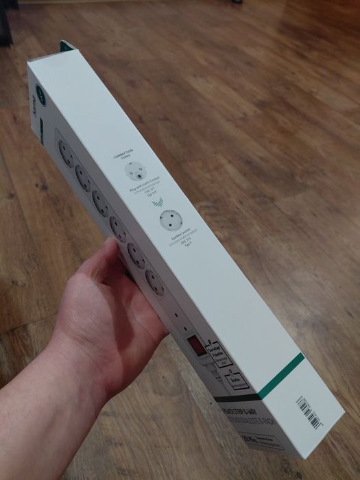 Разклонител Hama 6 гнезда с защита от пренапрежение – НОВ