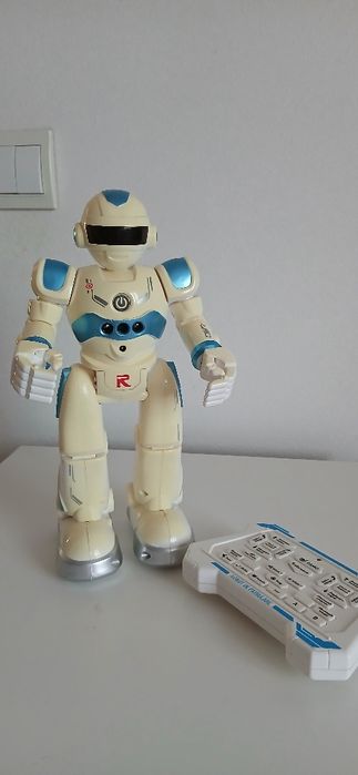 Robot de patrulare copii