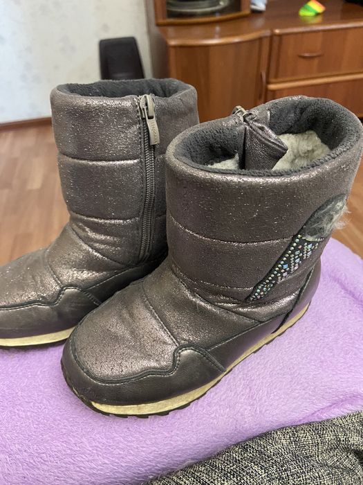 Продам обувь для девочки