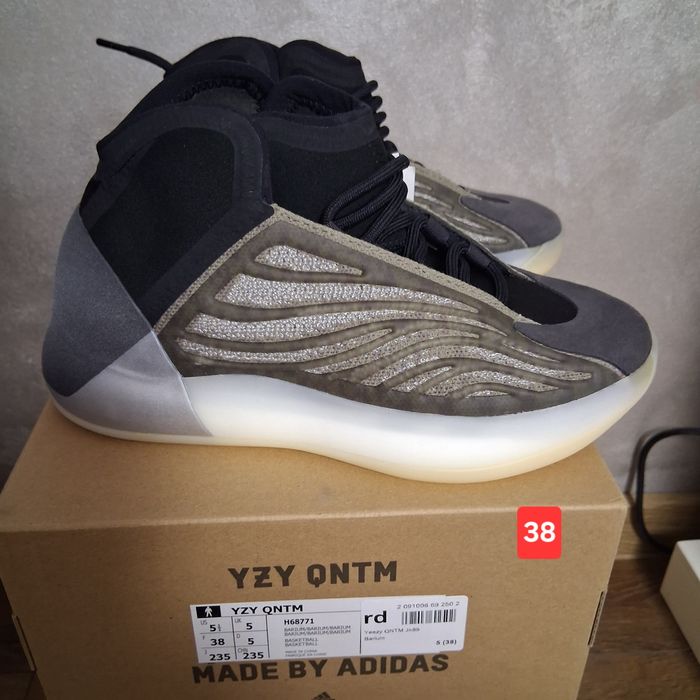 Adidași.adidas yezzy